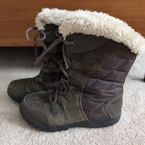 Columbia Snow Boots, Size 7.5